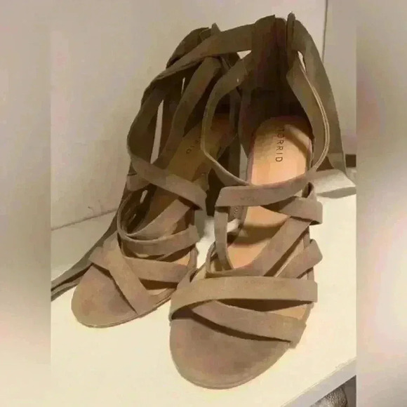 Torrid Suede Wrap Tie Up Heels/Shoes Taupe Womens Sz 9 - Picture 13 of 15